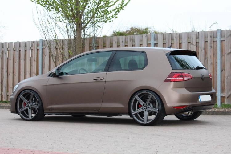 2015 Volkswagen Golf GTI photo