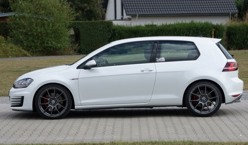 2015 Volkswagen Golf GTI photo