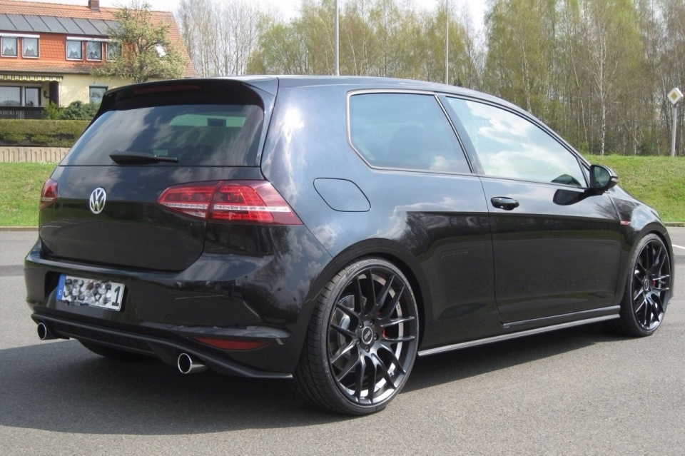 2015 Volkswagen Golf GTI photo