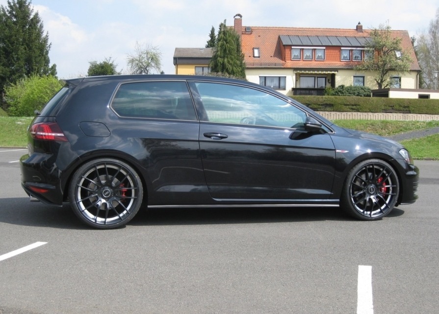 2015 Volkswagen Golf GTI photo