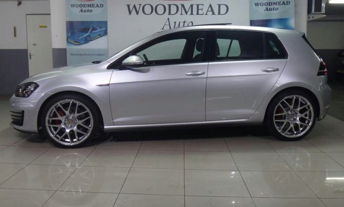 2015 Volkswagen Golf GTI photo