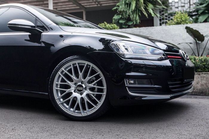 2015 Volkswagen Golf GTI photo