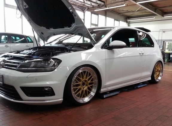 2015 Volkswagen Golf GTI photo
