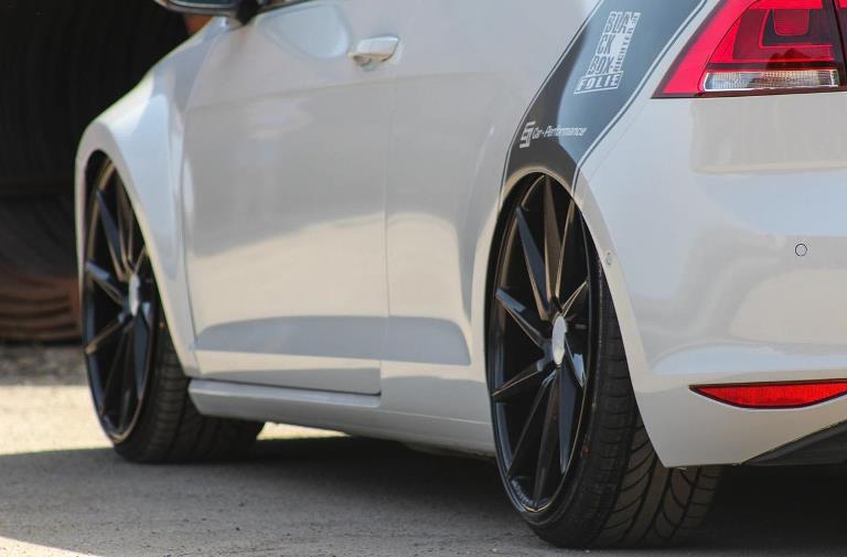 2015 Volkswagen Golf GTI photo