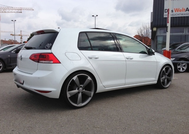 2015 Volkswagen Golf GTI photo