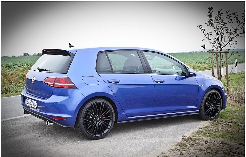 2015 Volkswagen Golf GTI photo