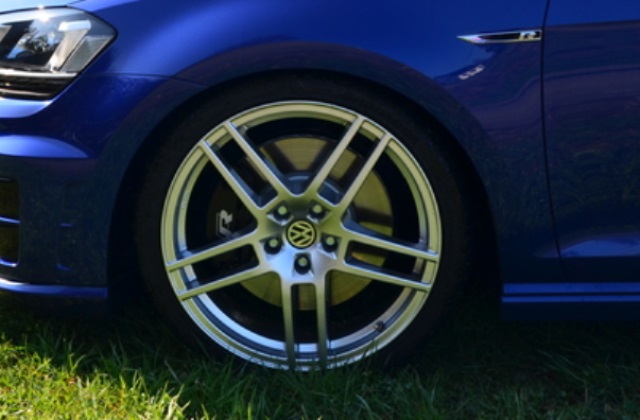 2015 Volkswagen Golf GTI photo