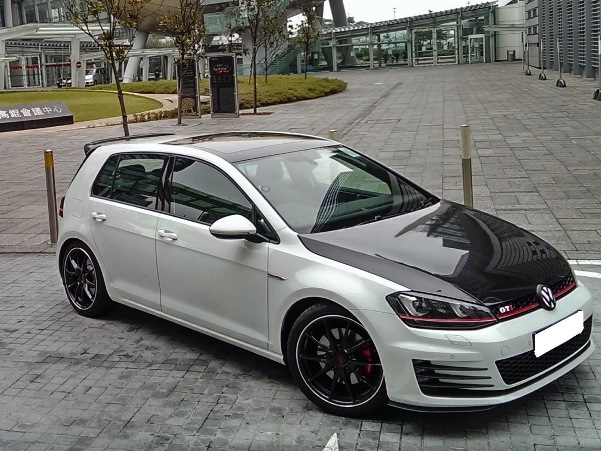 2015 Volkswagen Golf GTI photo
