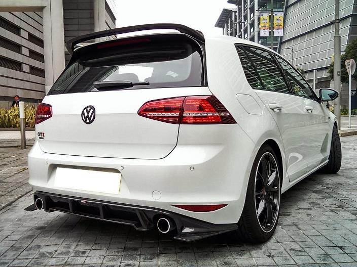 2015 Volkswagen Golf GTI photo