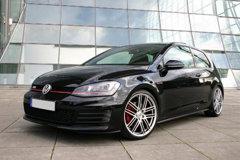 2015 Volkswagen Golf GTI photo