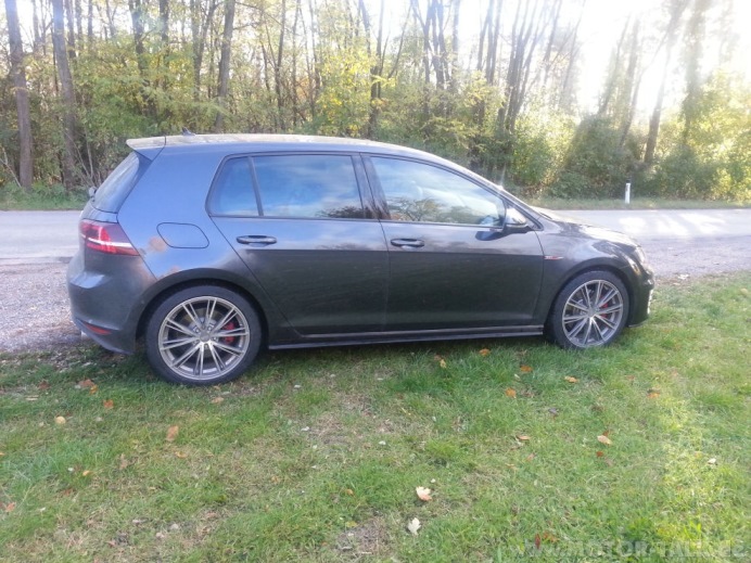 2015 Volkswagen Golf GTI photo