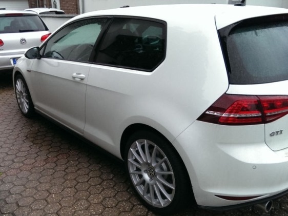 2015 Volkswagen Golf GTI photo
