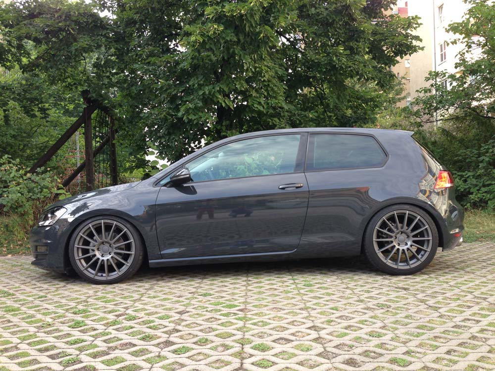 2015 Volkswagen Golf GTI photo