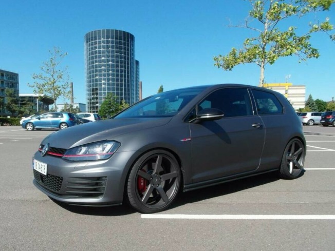 2015 Volkswagen Golf GTI photo