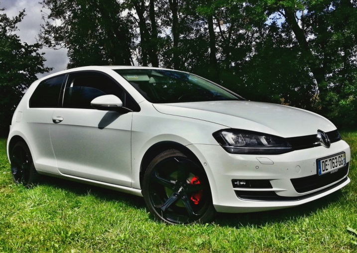 2015 Volkswagen Golf GTI photo