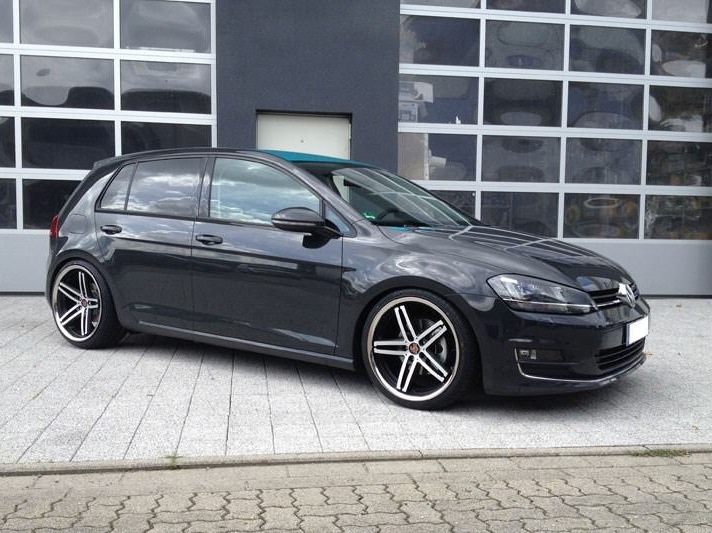 2015 Volkswagen Golf GTI photo