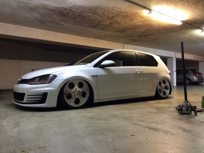 2015 Volkswagen Golf GTI photo