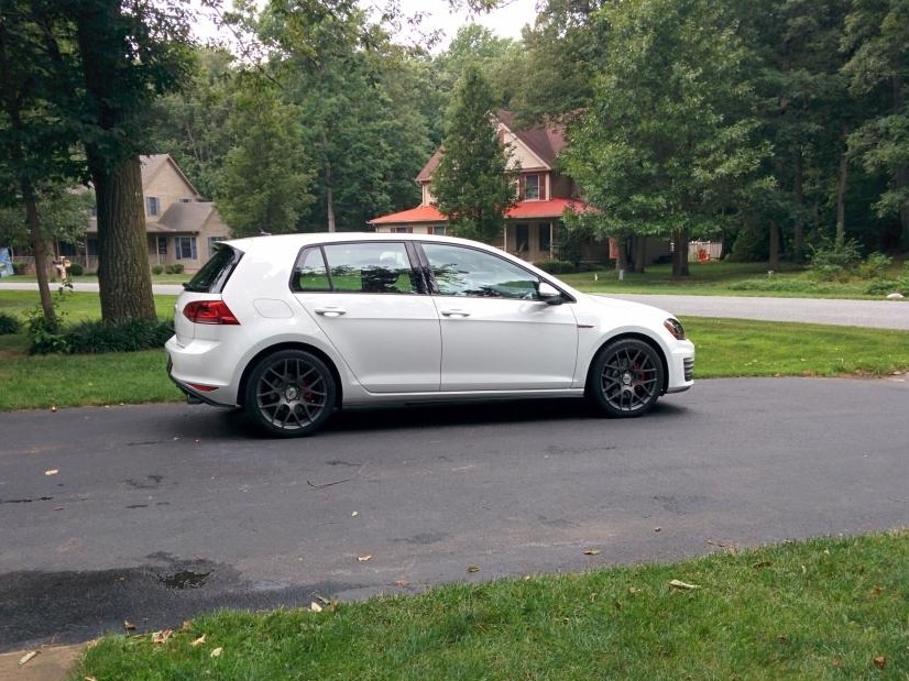 2015 Volkswagen Golf GTI photo