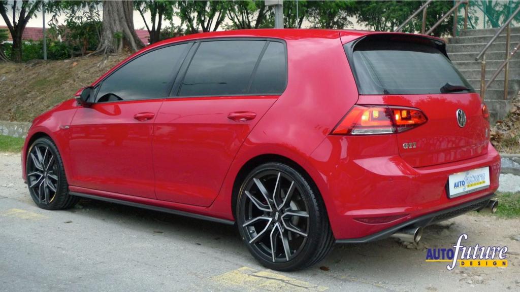 2015 Volkswagen Golf GTI photo