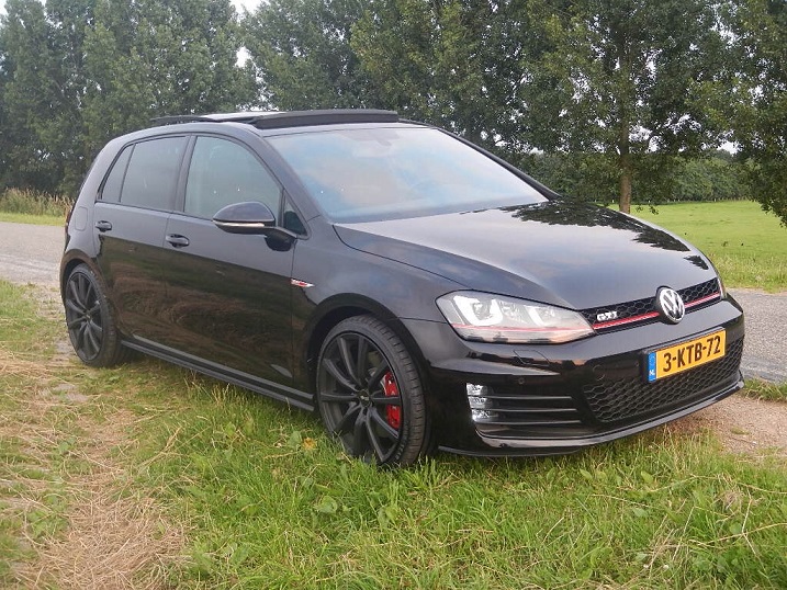 2015 Volkswagen Golf GTI photo