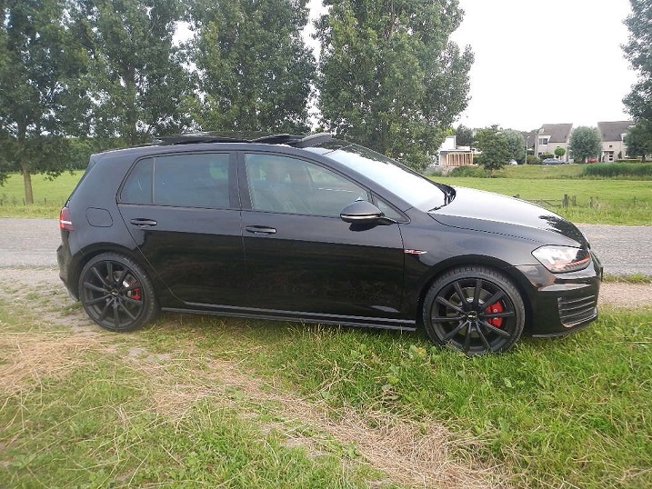 2015 Volkswagen Golf GTI photo