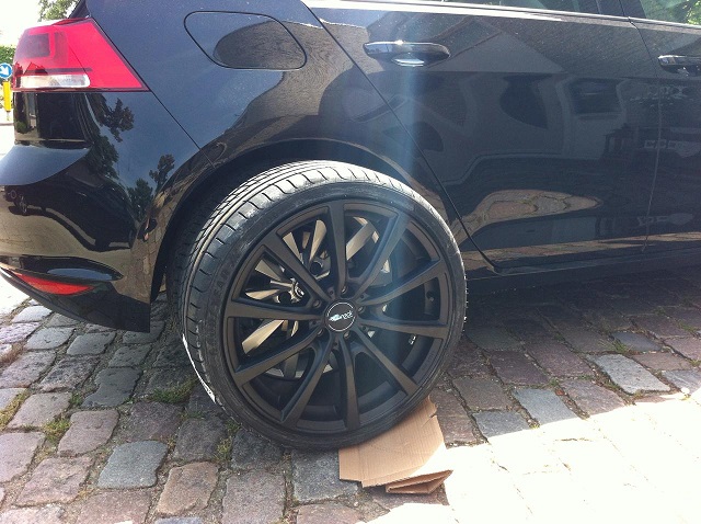 2015 Volkswagen Golf GTI photo