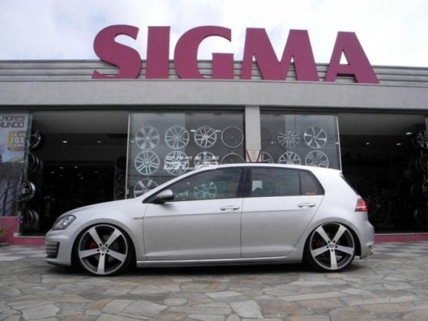 2015 Volkswagen Golf GTI photo