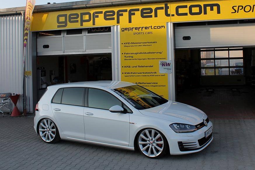 2015 Volkswagen Golf GTI photo