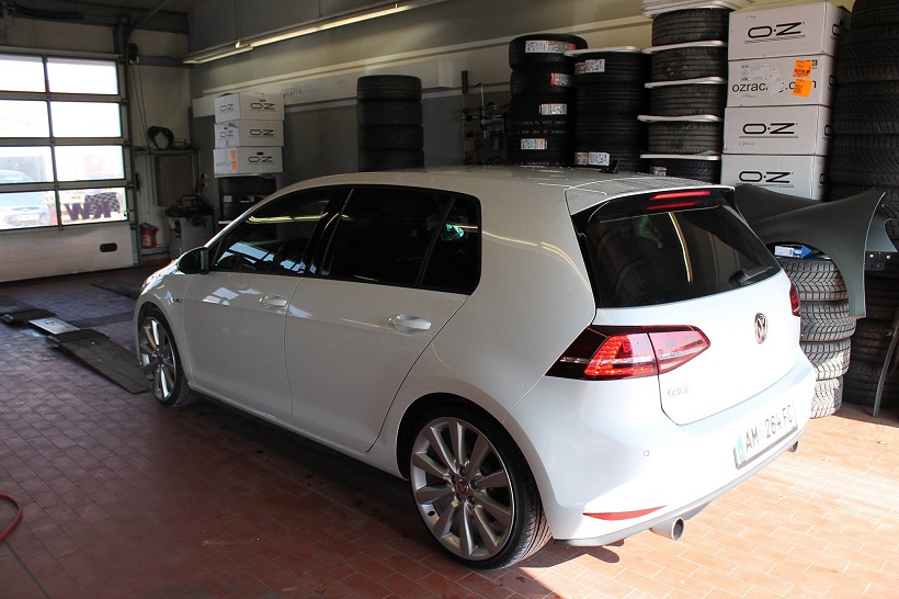 2015 Volkswagen Golf GTI photo