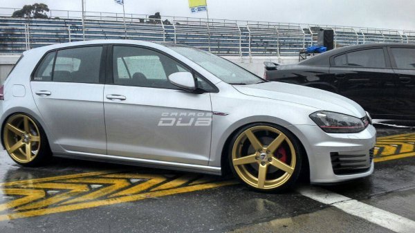 2015 Volkswagen Golf GTI photo