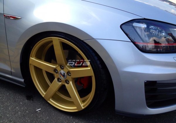2015 Volkswagen Golf GTI photo