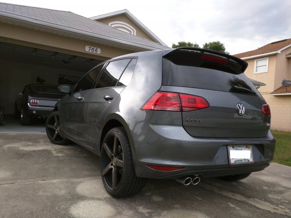 2015 Volkswagen Golf GTI photo