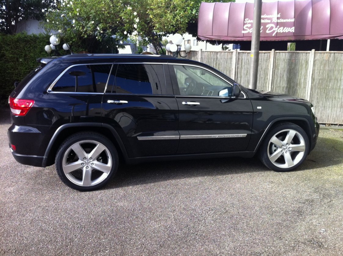 2011 Jeep Grand Cherokee photo