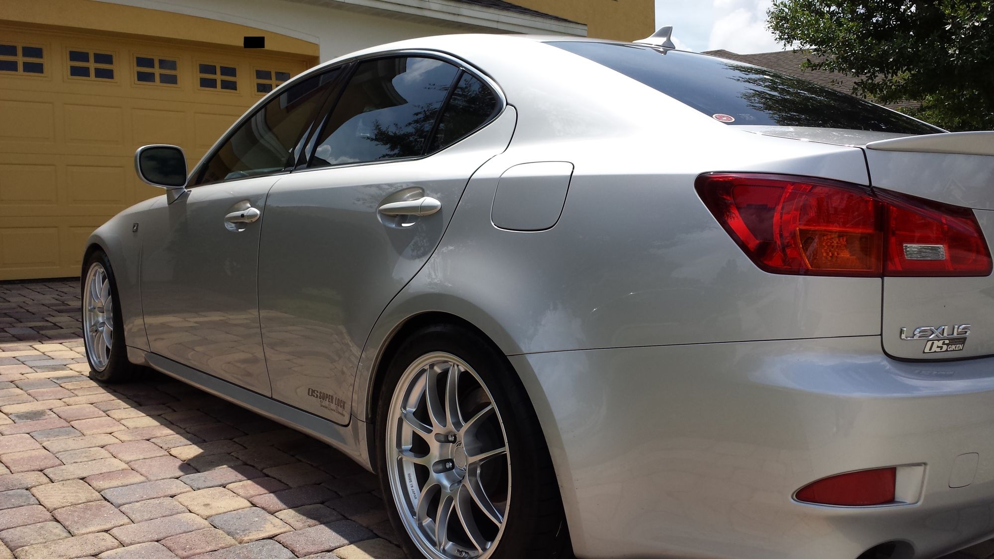 2010 Lexus IS 350 photo