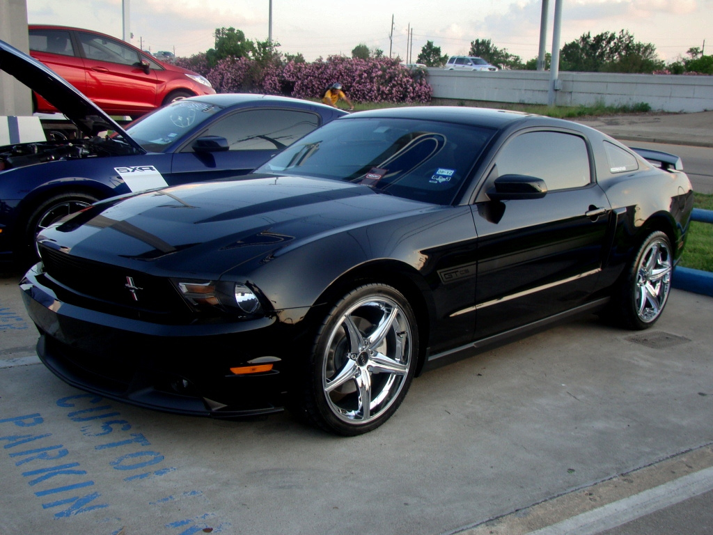2012 Ford Mustang photo