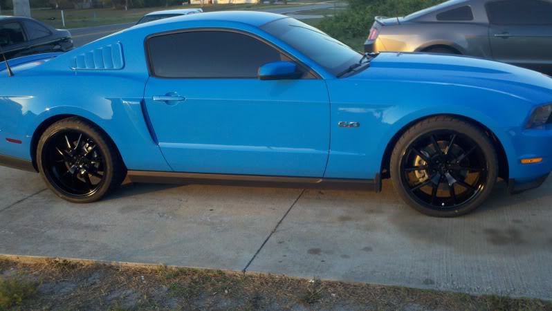 2012 Ford Mustang photo