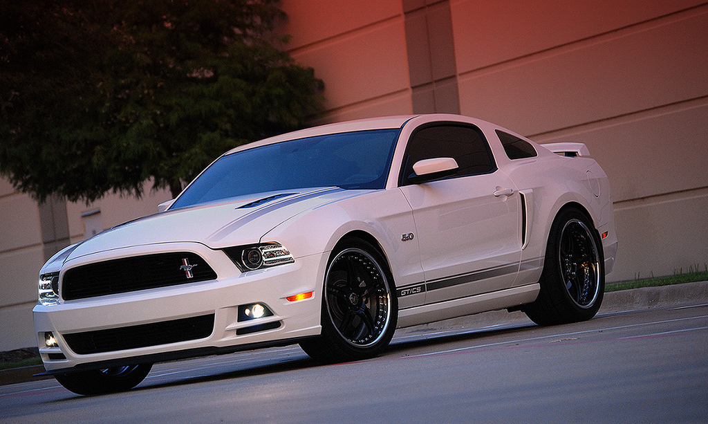 2013 Ford Mustang photo