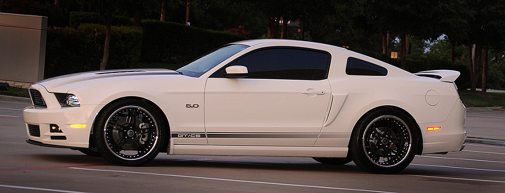 2013 Ford Mustang photo
