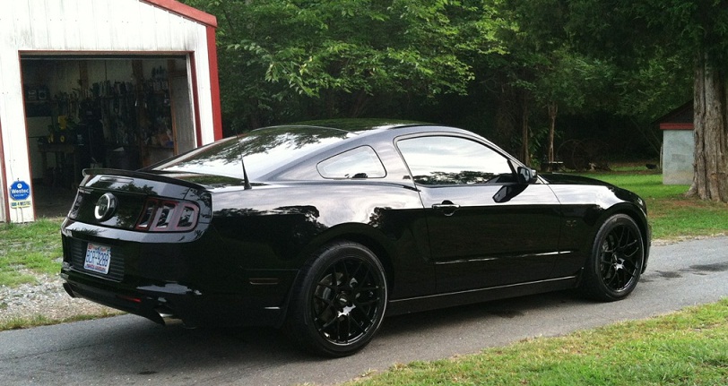 2013 Ford Mustang photo
