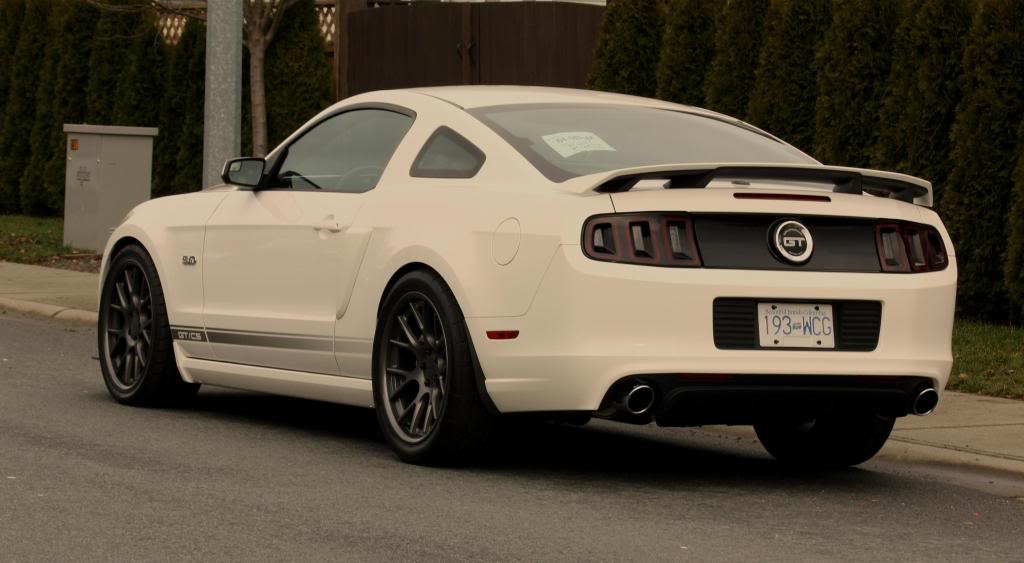 2012 Ford Mustang photo