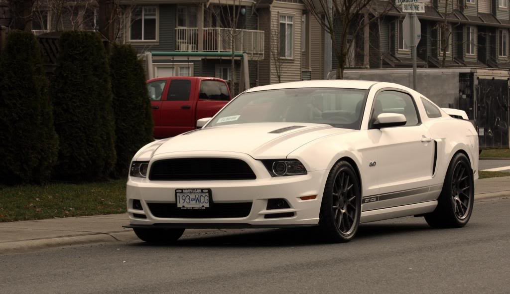 2012 Ford Mustang photo