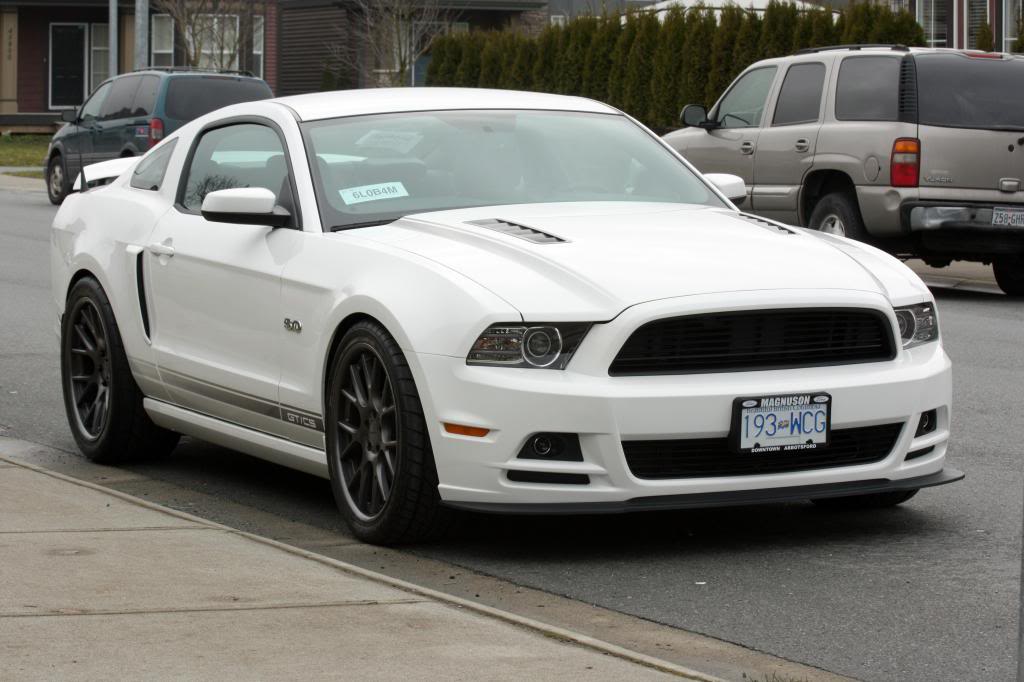 2012 Ford Mustang photo