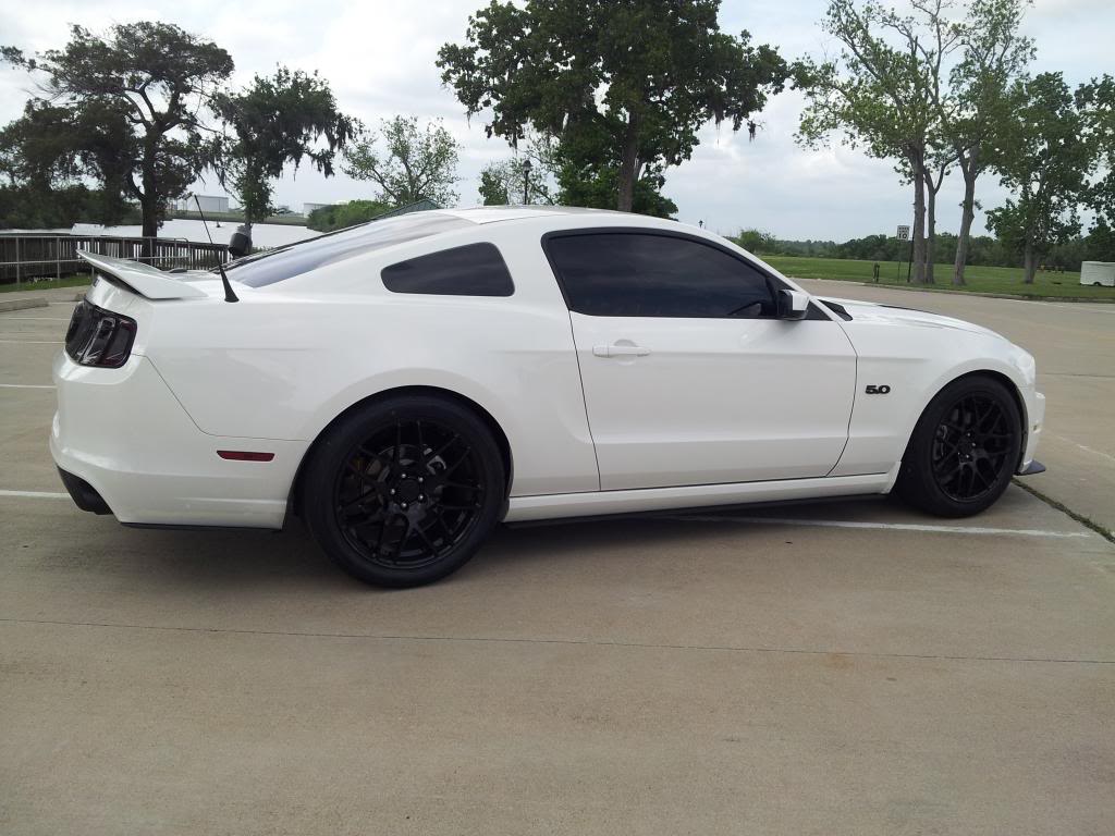 2012 Ford Mustang photo