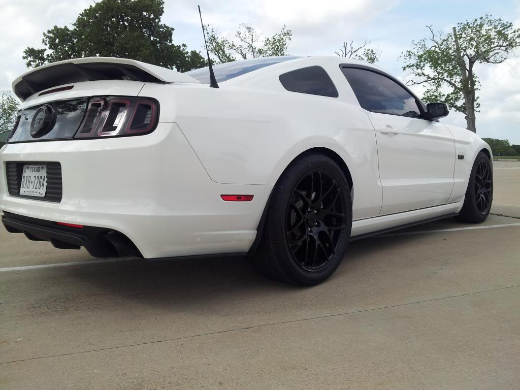 2012 Ford Mustang photo