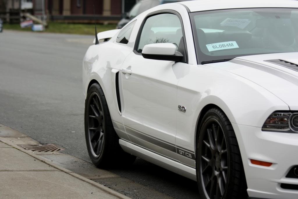 2012 Ford Mustang photo