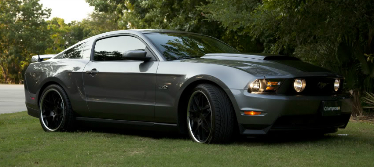 2012 Ford Mustang photo