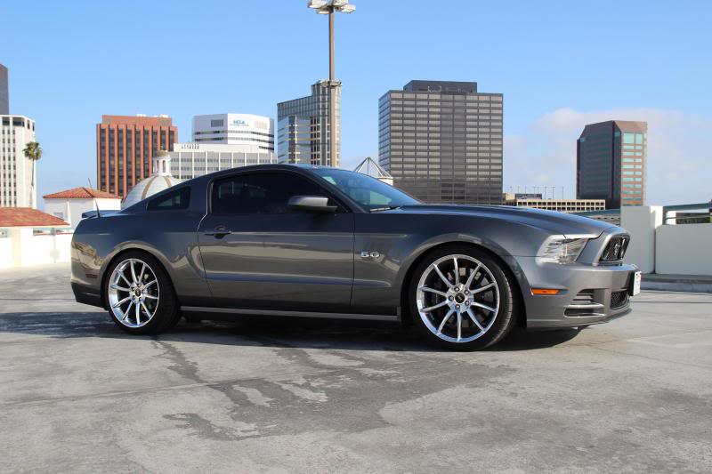 2012 Ford Mustang photo