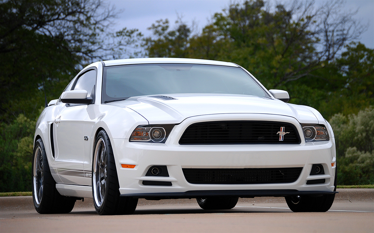 2011 Ford Mustang photo