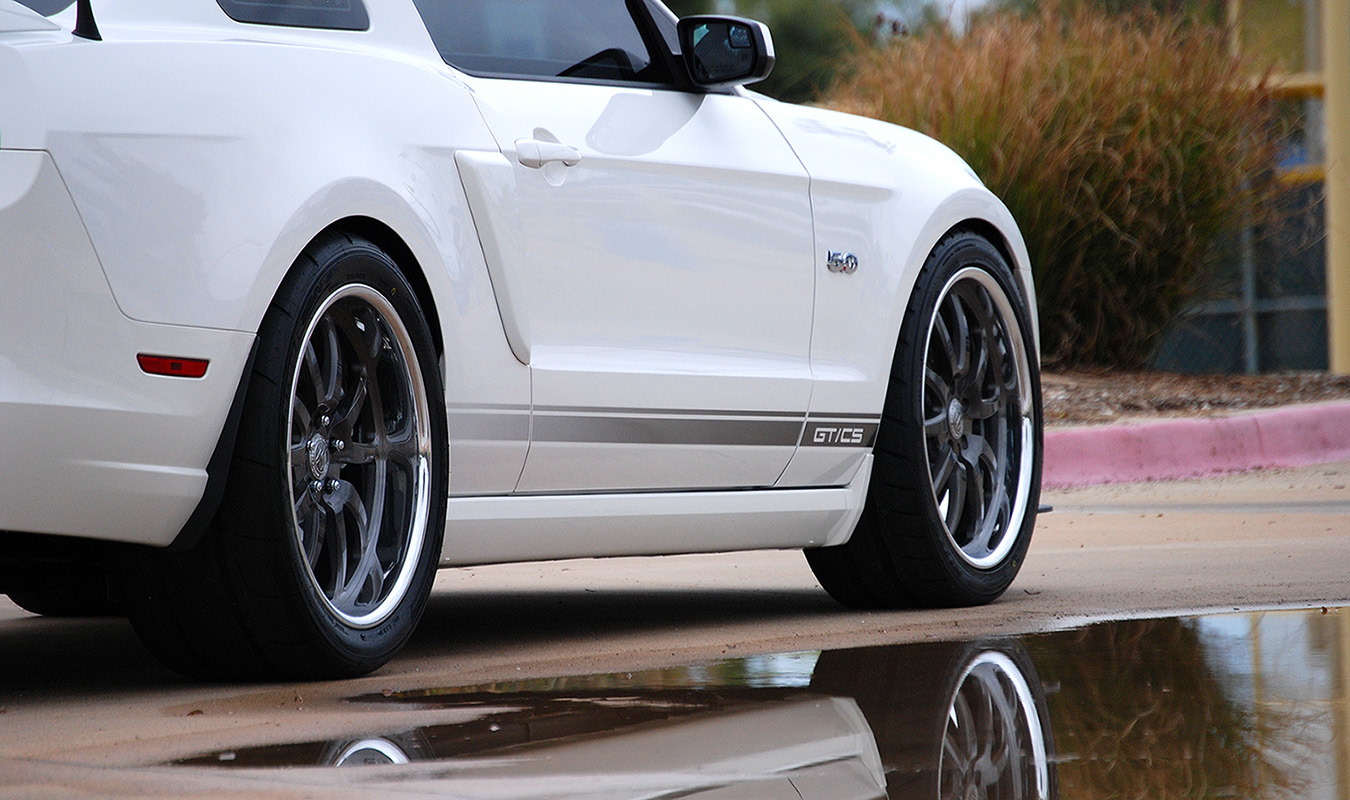 2011 Ford Mustang photo