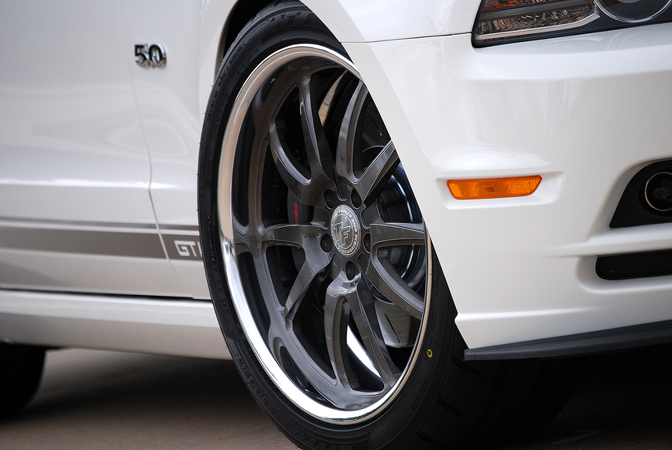 2011 Ford Mustang photo